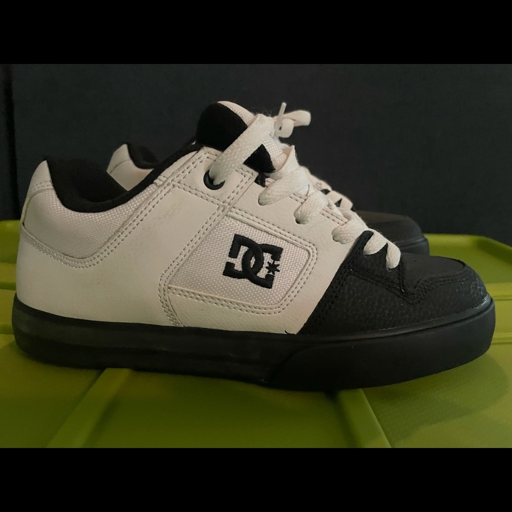 DC Men’s PURE Black & White Shoes Sz 6.5
